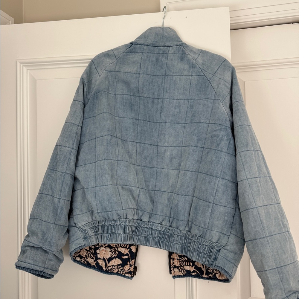 Reversible Blue Quilted Jacket with Floral Lining - Picture 3 of 7